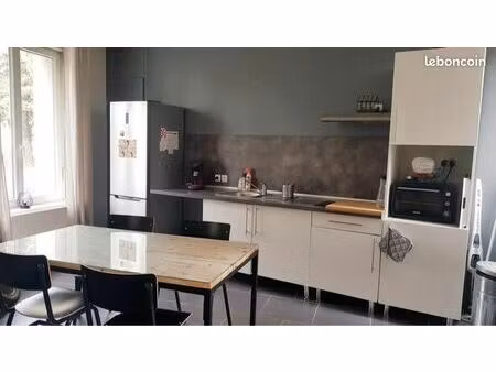 beau f2 meuble avec cour