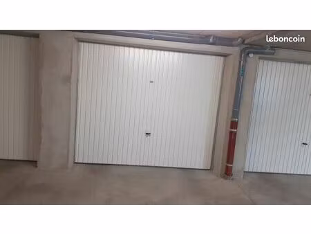 loue garage à 05200 embrun