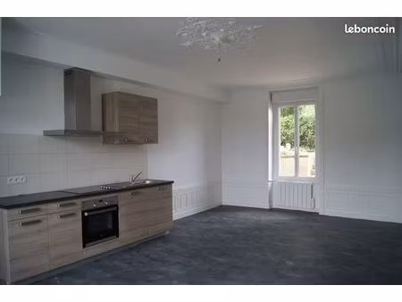 studio à mobntfort sur meu