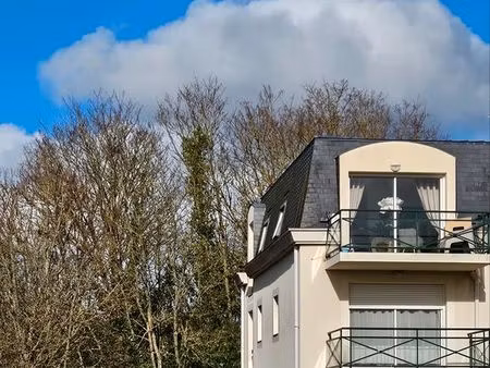 t2 meublé 44m2 + jardin 150 m2 centre guingamp bien rare