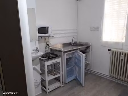 loue chambre meublée