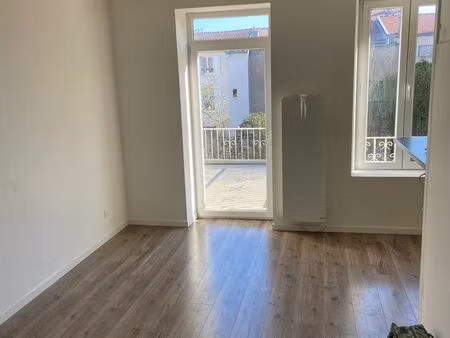 loue appartement f3 (chambres en enfilade) + balcon 1 min du parc sainte marie