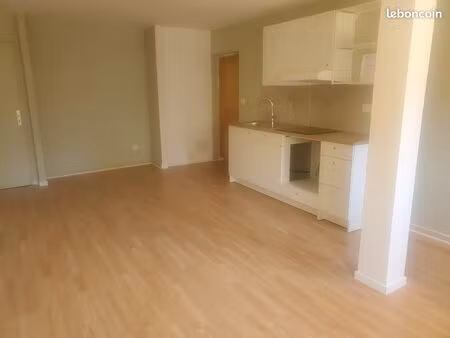 appartement t2 40m2 rdc avec cour