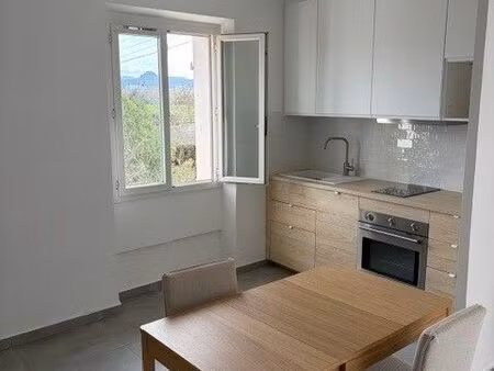 t2 meublé totalement rénové 45 m² – très lumineux – calme campagne – garage – proche garda