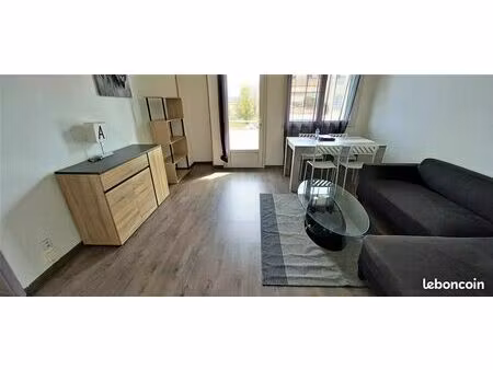 t3 meublé 53m2 avec balcon et parking quartier arsenal libre mi avril