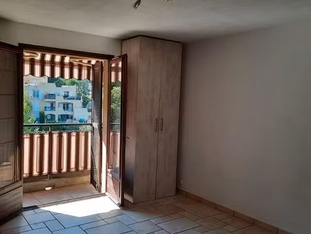 studio dans résidence avec piscine