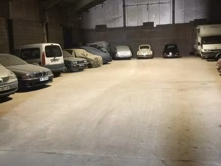 place de parking / stationnement / garage
