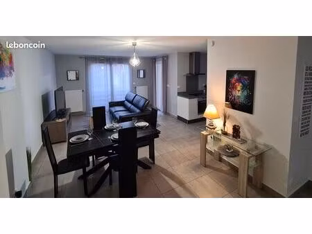 appartement meublé t3 avec terrasse & garage - centre chassieu