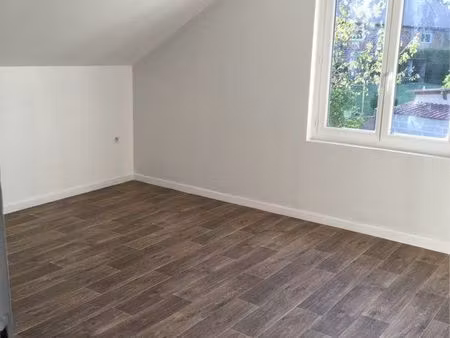 magnifique maison à louer rénovée cuisine équipée endroit très calme cuisine équipée sécur