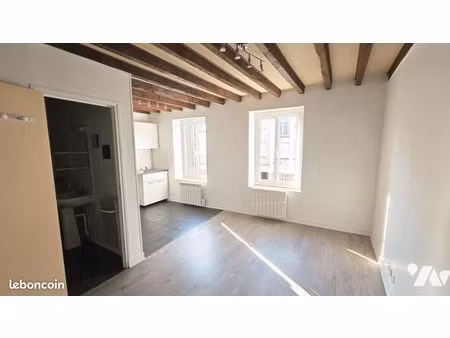 immeuble 72 m² st denis de l hotel
