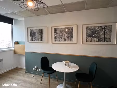 studio 21 m2 meublé refait à neuf - résidence sécurisée + place de parking