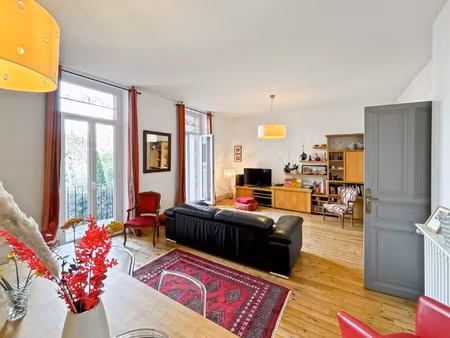 chalets   appt t3 de 80 m² avec balcons et cave