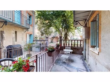appartement t2 rénové avec terrasse et climatisation - saint sernin