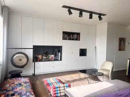 studio meublé entièrement rénové à louer