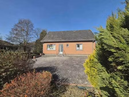 une jolie villa en très bon état avec jardin et garage