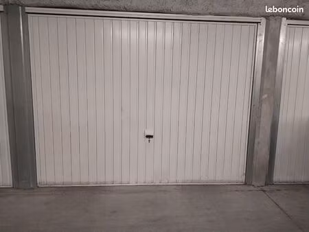 garage/box double