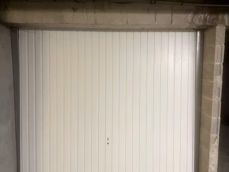 box fermé - timone/ fac de médecine - résidence sécurisée