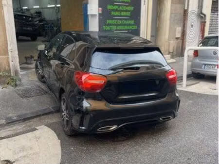 local  commercial  carrosserie mécanique