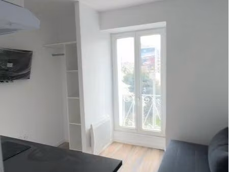 studio meublé refait à neuf – proche timone – idéal étudiant