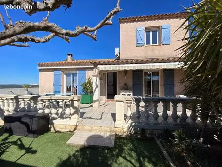maison familiale de 125 m² avec piscine et jardin