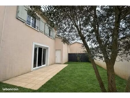 proche village maison 5 pièces 100 m²