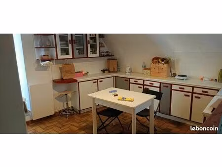 petit deux pièces avec terrasse et grande cave