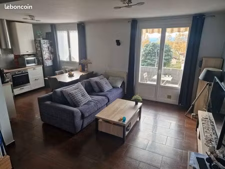 bel appartement traversant avec balcon