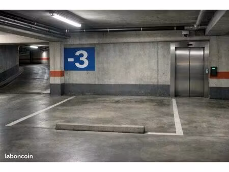 location place de parking – paris 3e (rue au maire)