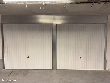 rare – double box sécurisé 28m² – idéal stationnement ou stockage