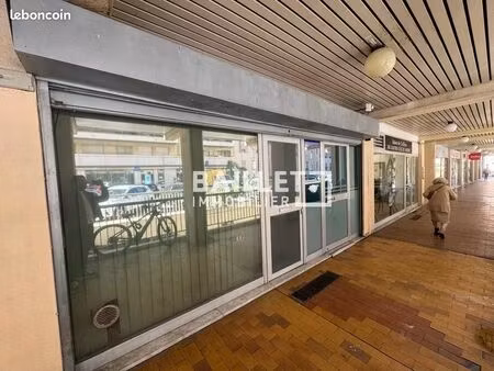 local commercial 55 m² menton