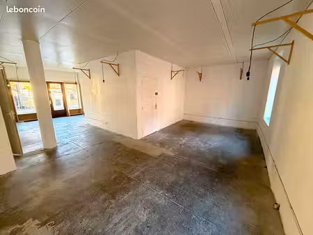 local commercial 55 m² seyssel