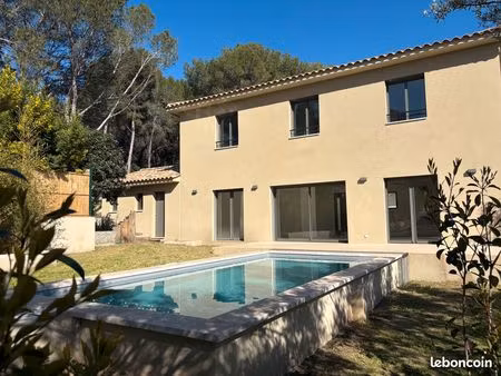 villa garage piscine à ventabren