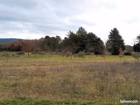 terrain 190 m² brignoles