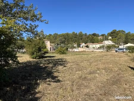 terrain 1 700 m² neoules