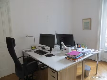 location courte durée de poste de travail / bureau fermé – lyon 6e – proche charpennes / p