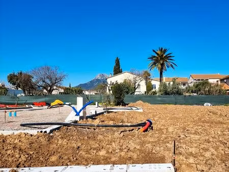 terrain 300 m² la crau