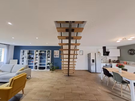 centre bois d'oingt - magnifique duplex de 179m2 offrant une