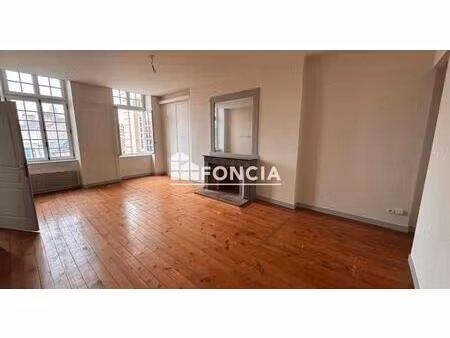 pur centre dans bâtiment historique apt 74m2