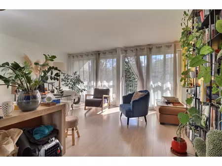 location meublée - le pecq - appartement 2 chambres - libre le 15/4/2026.