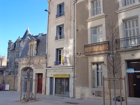 hotel de ville local commercial 43m2