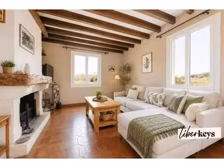 deux logements  plus de 8 400 m² de terrain  dépendances et cadre de vie privilégié entre 