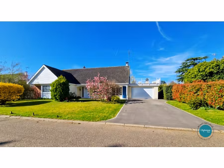 vente maison 9 pièces  220.00m²  mennecy