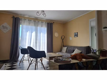 maison avec garage et jardin