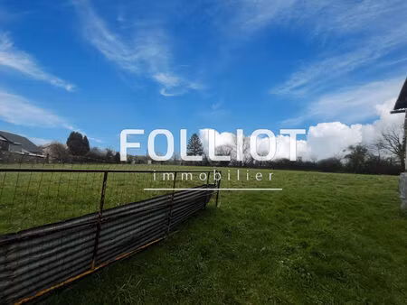 a vendre terrain constructible de 3640 m² avec maisonnette.