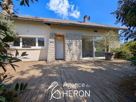 charmante maison ancienne tb etat gare et commerces a pied (