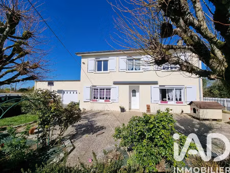 vente maison 5 pièces 135 m² chef-boutonne (79110)