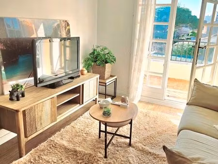 joli t2 ensoleillé avec terrasse