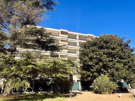 résidence standing/ calme / grande terrasse