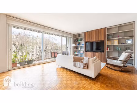 place du duc d'orléans - appartement 109 m2 - 2/3 chambres - large balcon