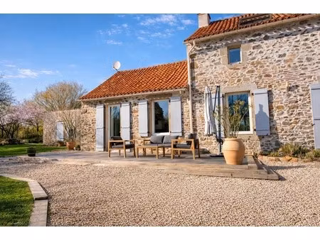 49360 les cerqueux – 20 min de cholet – longère 235 m² - 5/6 chambres - terrain 3 500 m² -